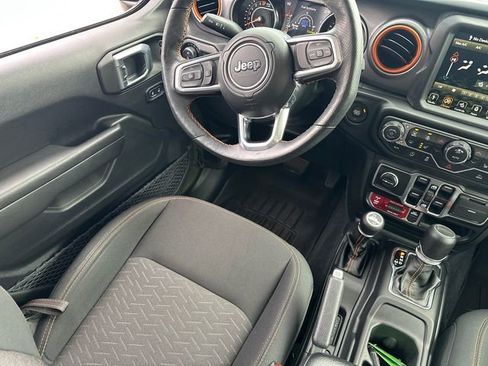 Used 2023 Jeep Gladiator Mojave w/ Cold Weather Group image 19