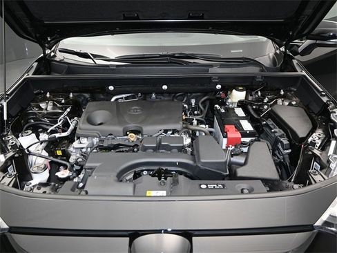 Used 2025 Toyota RAV4 XLE w/ Convenience Package image 18