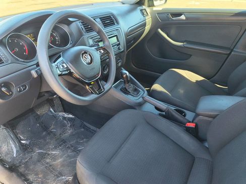 Used 2015 Volkswagen Jetta S image 9