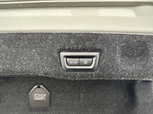 Used 2025 BMW i5 M60 w/ Premium Package image 38