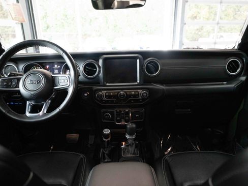 Used 2023 Jeep Wrangler Unlimited Sahara w/ Cold Weather Group AWD/4WD image 20