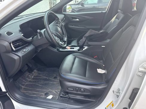 Used 2025 Buick Envista Sport Touring w/ Convenience I Package FWD image 11