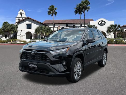 Used 2025 Toyota RAV4 XLE Premium FWD image 5