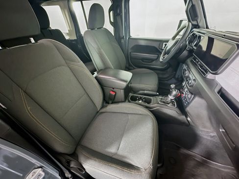 Used 2024 Jeep Wrangler Unlimited AWD/4WD image 29