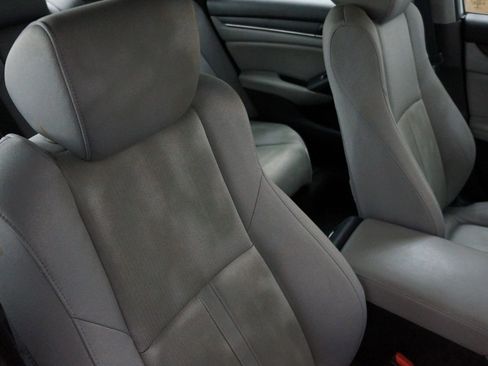 Used 2018 Honda Accord EX image 33