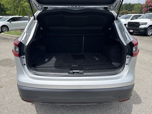 Used 2021 Nissan Rogue Sport SL FWD image 18