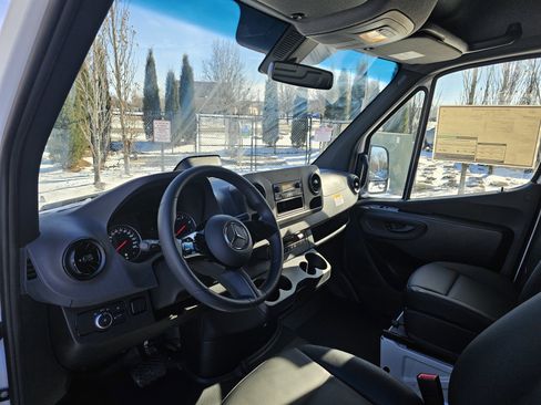 New 2025 Mercedes-Benz Sprinter 2500 image 12