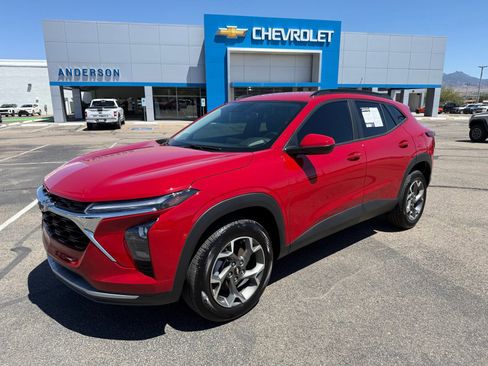 Used 2026 Chevrolet Trax LT w/ LT Convenience Package FWD image 1