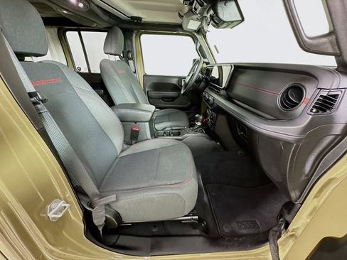 Used 2025 Jeep Wrangler Unlimited Rubicon AWD/4WD image 28