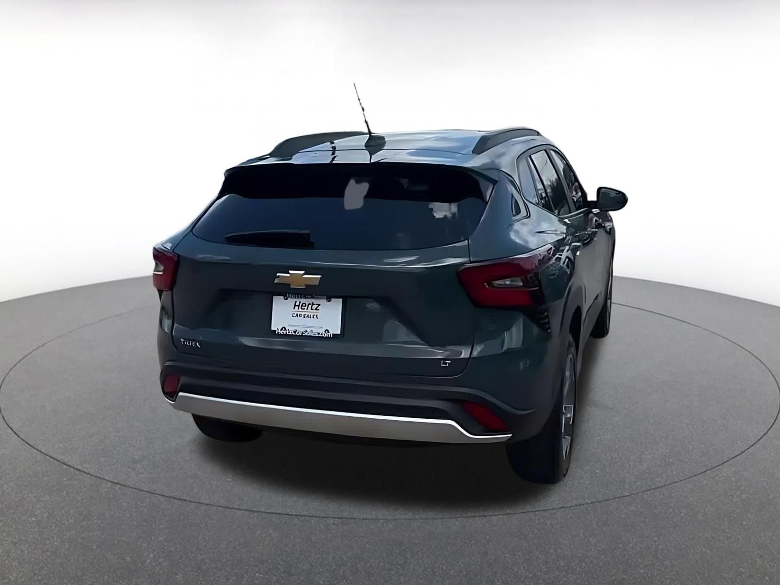 Used 2025 Chevrolet Trax LT w/ LT Convenience Package FWD image 13
