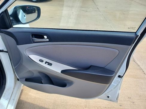 Used 2016 Hyundai Accent SE FWD image 5