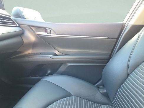 Used 2023 Toyota Camry SE image 12