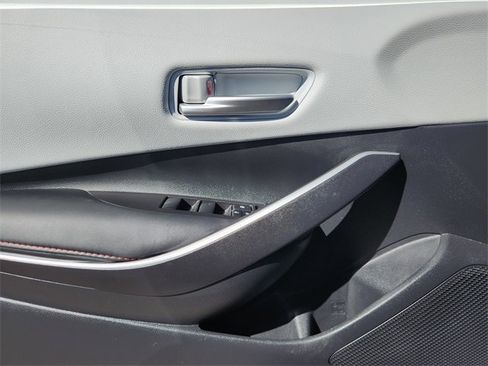Used 2025 Toyota Corolla SE image 17