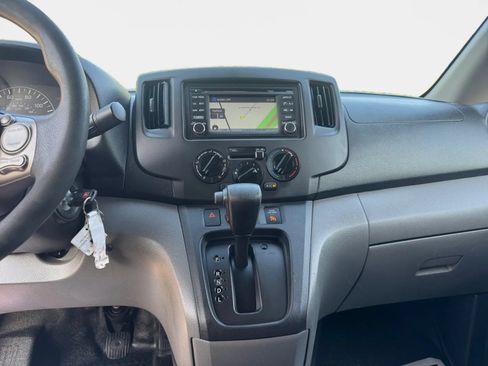 Used 2017 Nissan NV200 SV w/ Technology Package FWD image 12