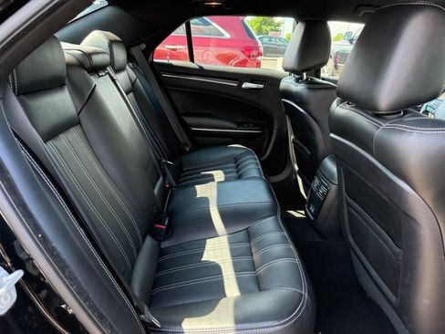 Used 2020 Chrysler 300 S RWD image 7