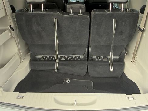 Used 2024 Chrysler Pacifica Touring-L FWD image 21