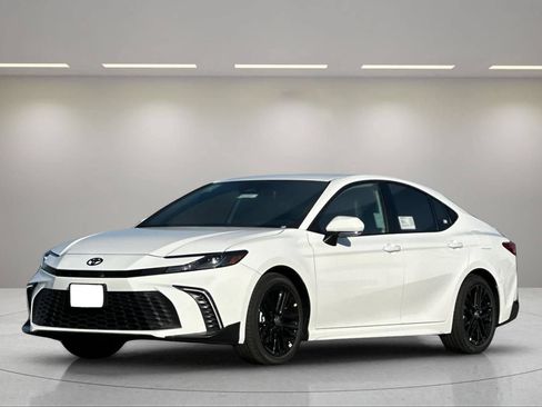 New 2026 Toyota Camry SE FWD image 6