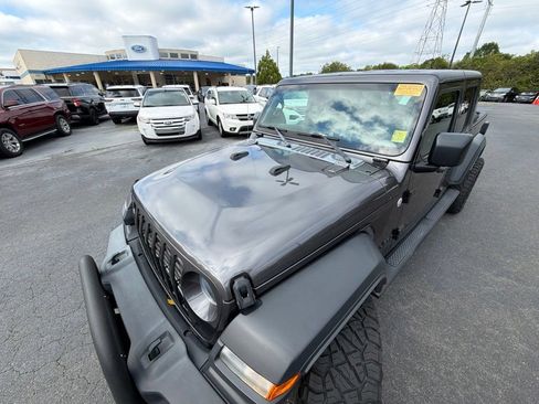 Used 2020 Jeep Gladiator Sport w/ Quick Order Package 24S AWD/4WD image 19