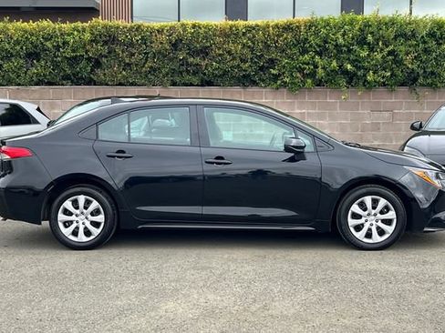 Used 2025 Toyota Corolla LE FWD image 3