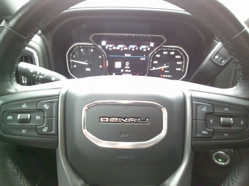 Used 2022 GMC Sierra 3500 Denali w/ Technology Package image 15