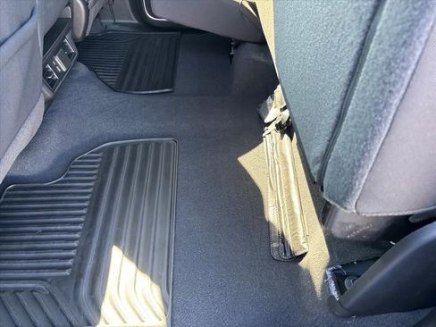 Used 2023 Chevrolet Silverado 1500 LT image 13