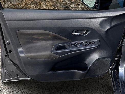 Used 2021 Nissan Versa SV image 21