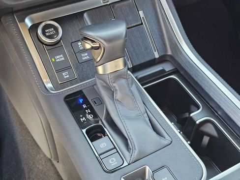 Certified 2025 Lexus GX 550 w/ Cold Area Package AWD/4WD image 31