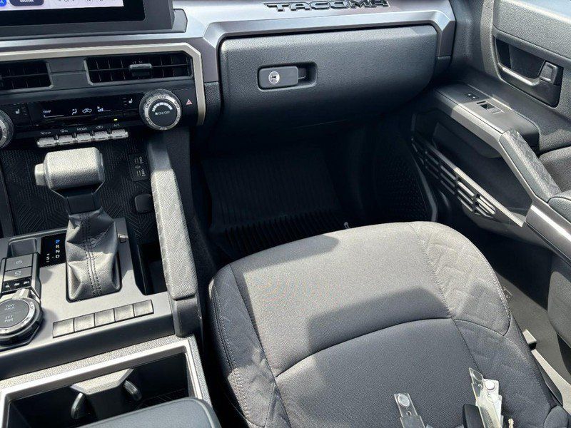 Certified 2024 Toyota Tacoma SR5 AWD/4WD image 14