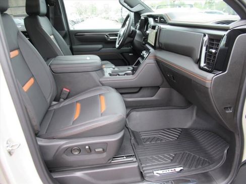 New 2026 GMC Sierra 2500 AT4 w/ AT4 Premium Plus Package AWD/4WD image 11