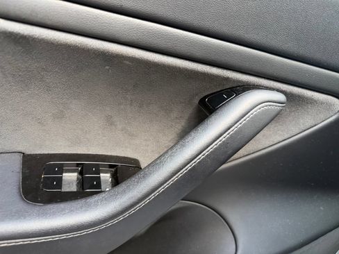 Used 2018 Tesla Model 3 Long Range AWD/4WD image 11