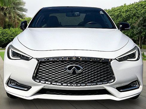 Used 2018 INFINITI Q60 3.0t Luxe image 5