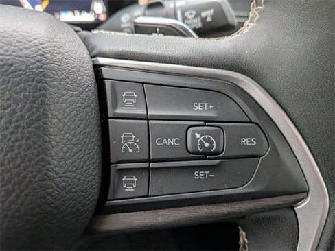 Certified 2024 Jeep Grand Cherokee L Limited w/ Luxury Tech Group II image 19