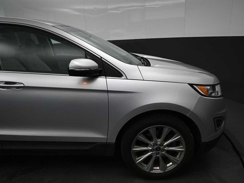 Used 2017 Ford Edge Titanium w/ Equipment Group 301A AWD/4WD image 10