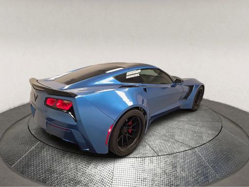 Used 2019 Chevrolet Corvette Stingray Coupe RWD image 2