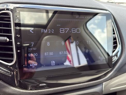 Used 2018 Jeep Compass Latitude w/ Popular Equipment Group FWD image 27