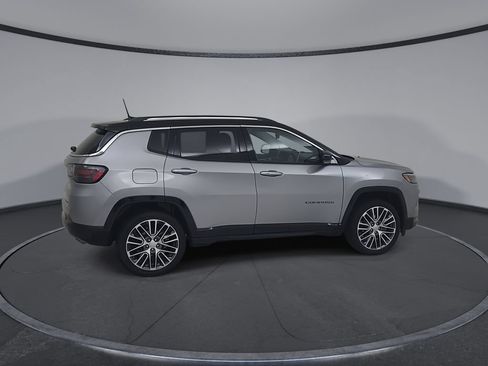Used 2022 Jeep Compass Limited w/ Elite Group AWD/4WD image 18