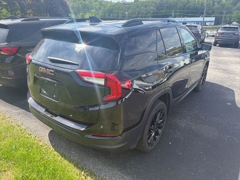 Used 2023 GMC Terrain SLT w/ Tech Package AWD/4WD image 3