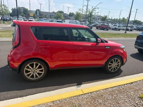 Used 2017 Kia Soul ! w/ Tech Package FWD image 11