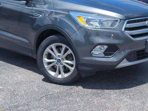 Used 2017 Ford Escape SE AWD/4WD image 2