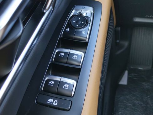 Used 2022 Kia Telluride SX w/ Towing Package FWD image 21
