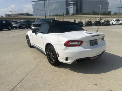 Used 2017 FIAT 124 Spider Abarth image 7