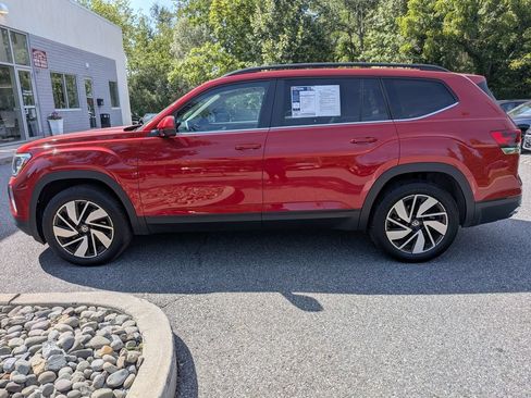 Used 2025 Volkswagen Atlas SE w/ Panoramic Sunroof Package AWD/4WD image 6