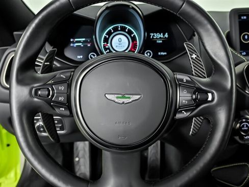 Used 2023 Aston Martin V8 Vantage Coupe RWD image 22
