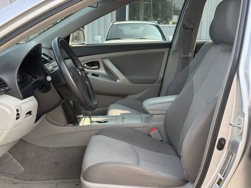 Used 2009 Toyota Camry SE FWD image 11