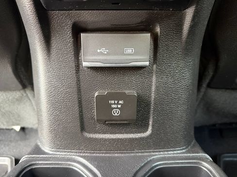 Used 2018 Jeep Wrangler Unlimited Rubicon AWD/4WD image 30
