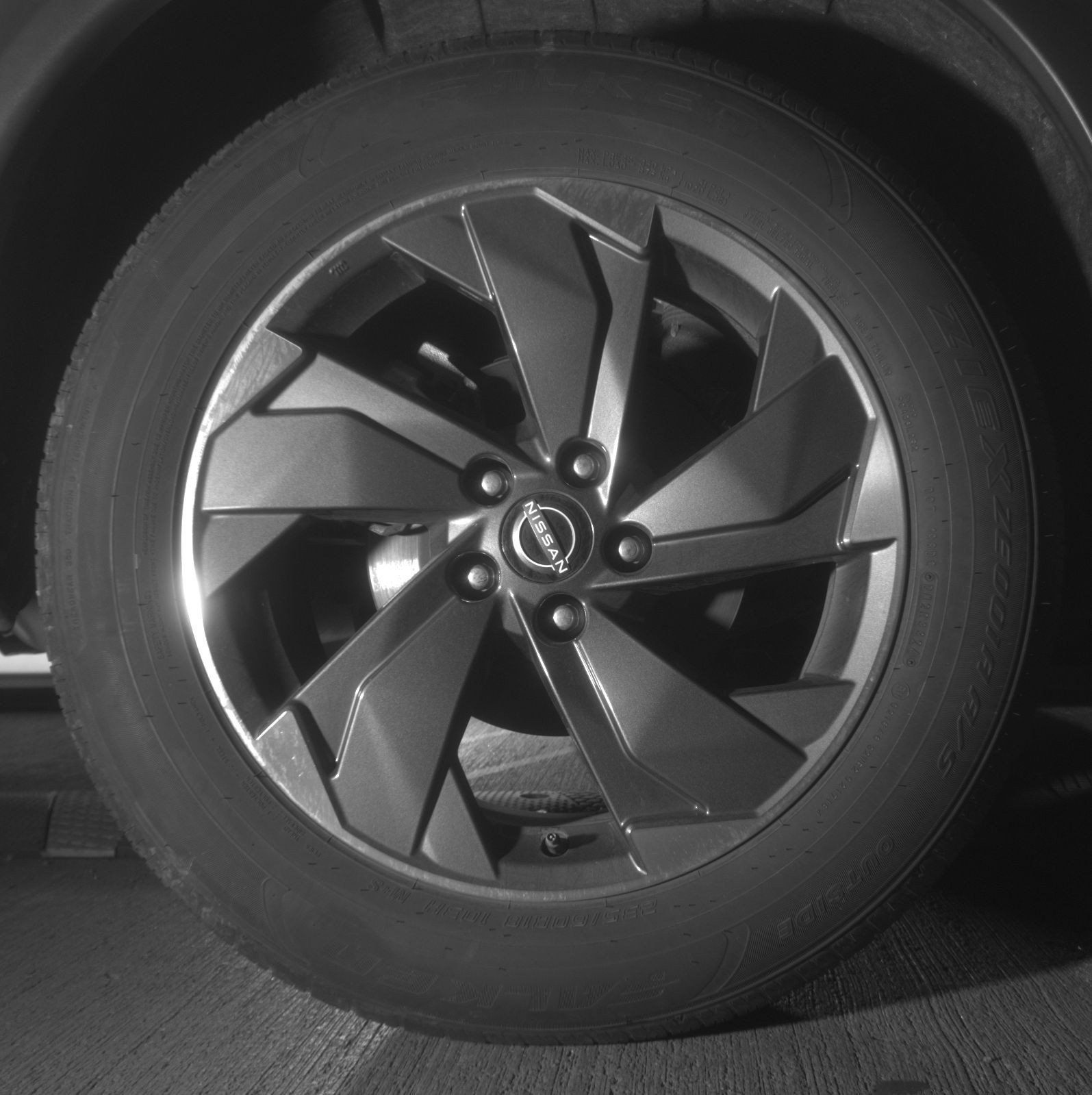 Used 2025 Nissan Rogue SV FWD image 18