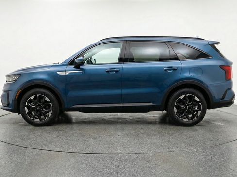Used 2024 Kia Sorento S FWD image 5