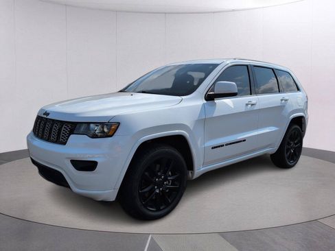 Used 2022 Jeep Grand Cherokee Laredo X RWD image 1