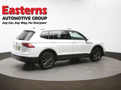 Used 2023 Volkswagen Tiguan SE image 40