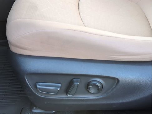 Used 2020 Toyota RAV4 XLE w/ Convenience Package image 15